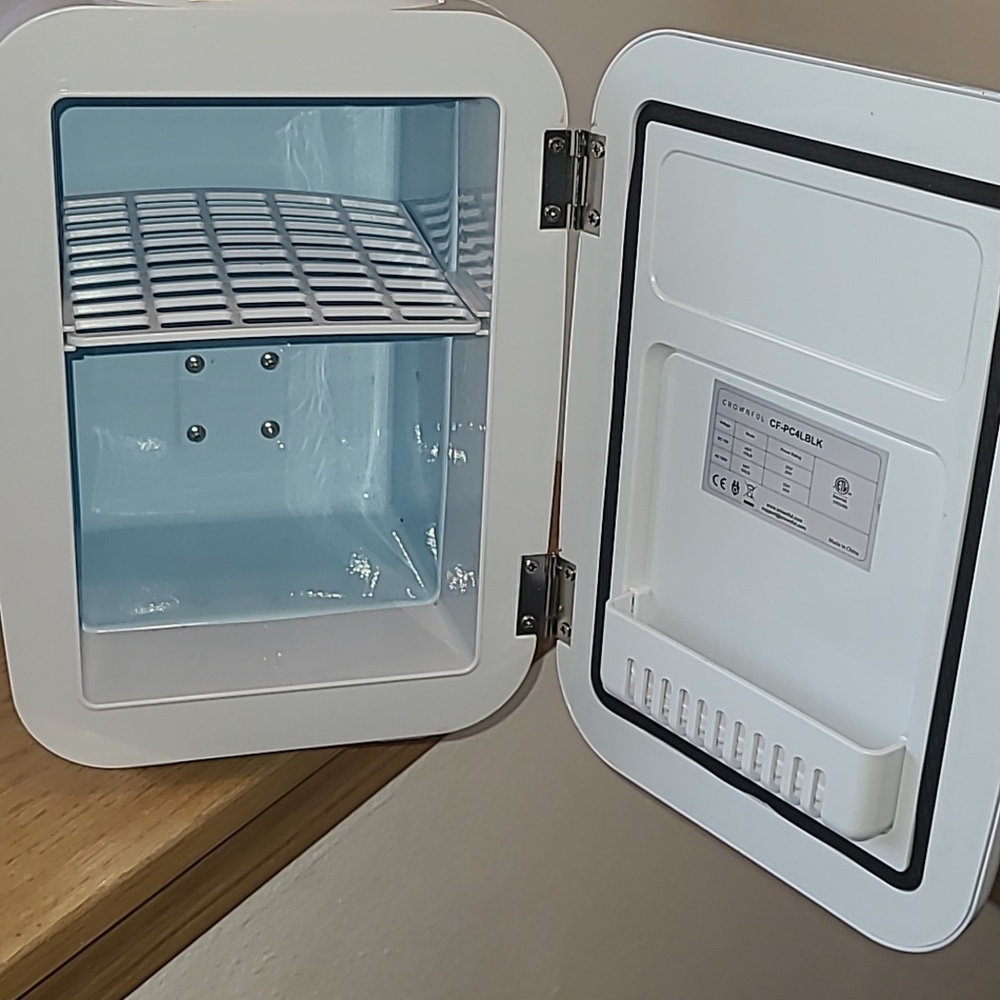 Crownful White Compact Fridge - Picture 2 of 9